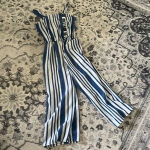 Like new girls outfit